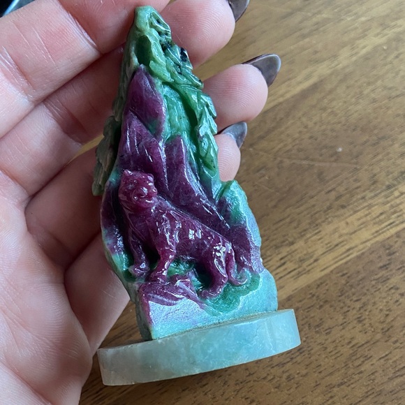 Chinese Serpentine Bowls with Carnelian Dish and Ruby Zoisite Carving - Picture 5 of 9